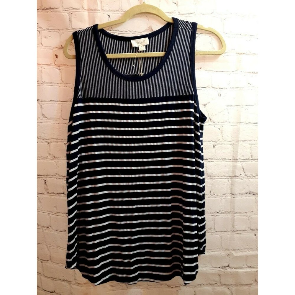Lucy & Laurel Women Blue Striped Scoop Neck Sleeveless Curved Hem Tank Top